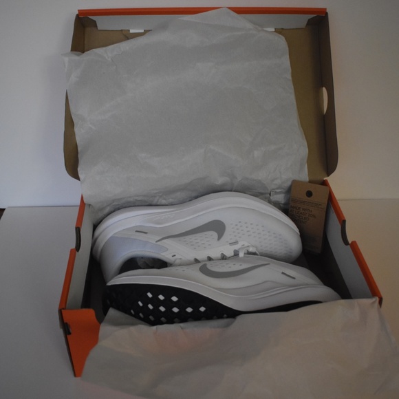 NIB NIKE Winflo 10 Low White Wolf Grey DV4022-101 W10 M8.5 - Picture 3 of 7